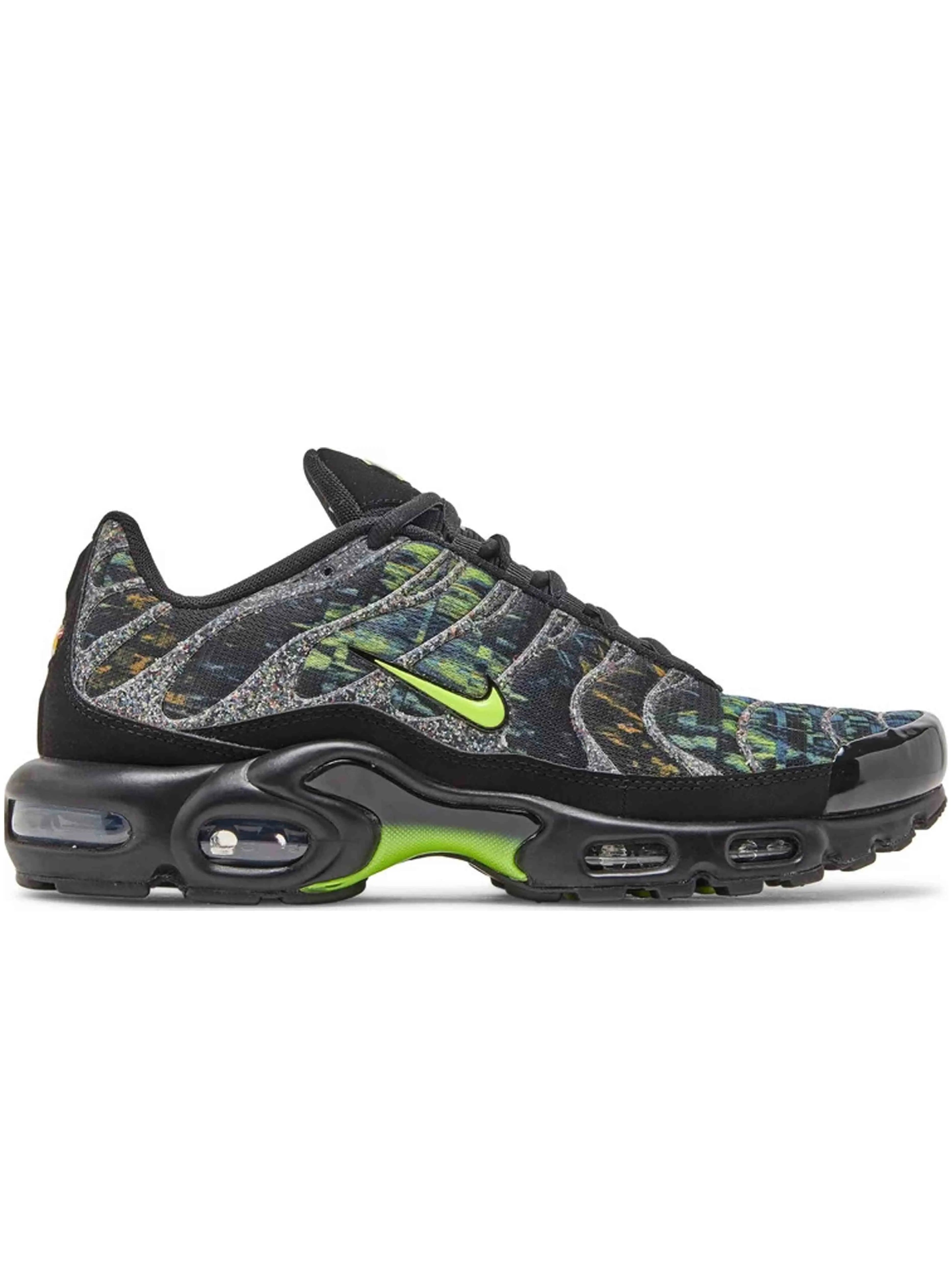 Air max plus black volt total orange shirt best sale